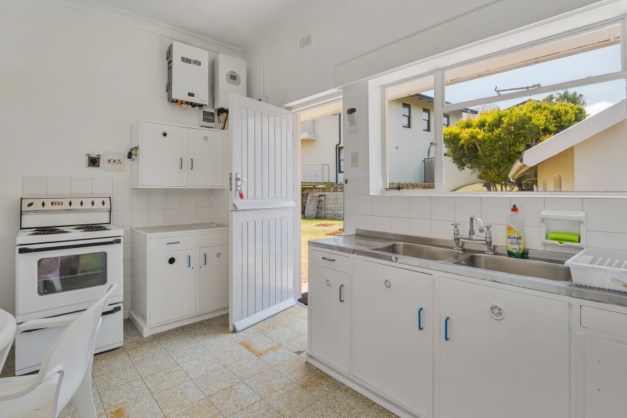 3 Bedroom Property for Sale in Leisure Isle Western Cape